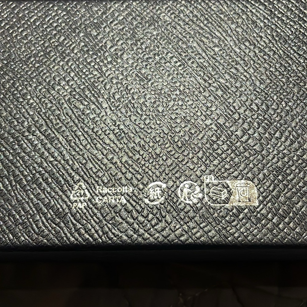 Empty prada box - Picture 4 of 5